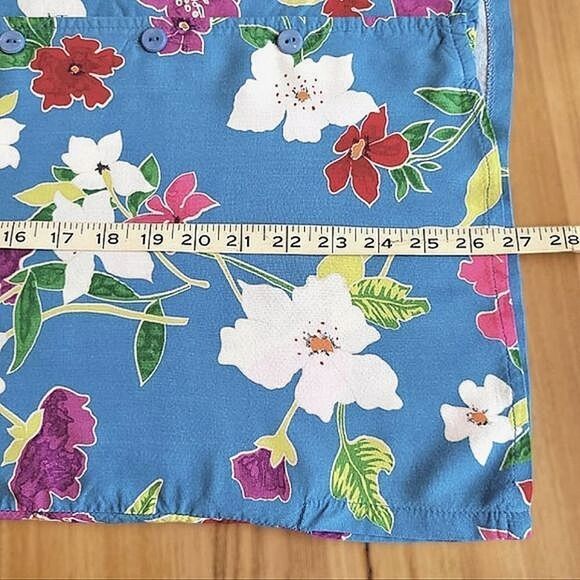 Vtg blue floral short sleeve button-down shirt - Picture 10 of 15